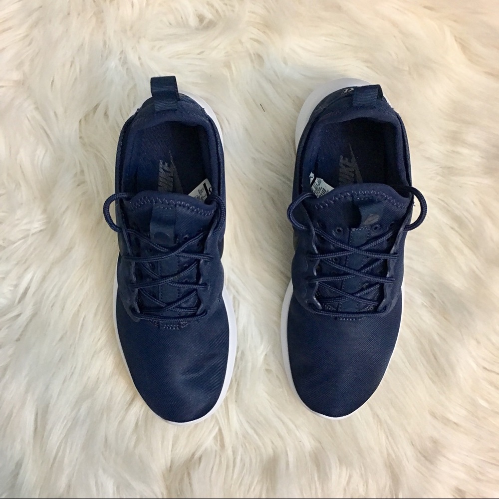 SOLD NWOT Nike Roche - Picture 2 of 6